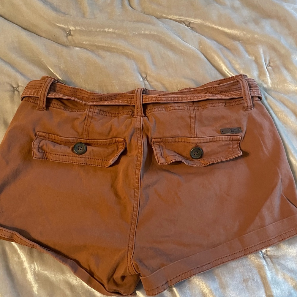 brown tie BKE shorts